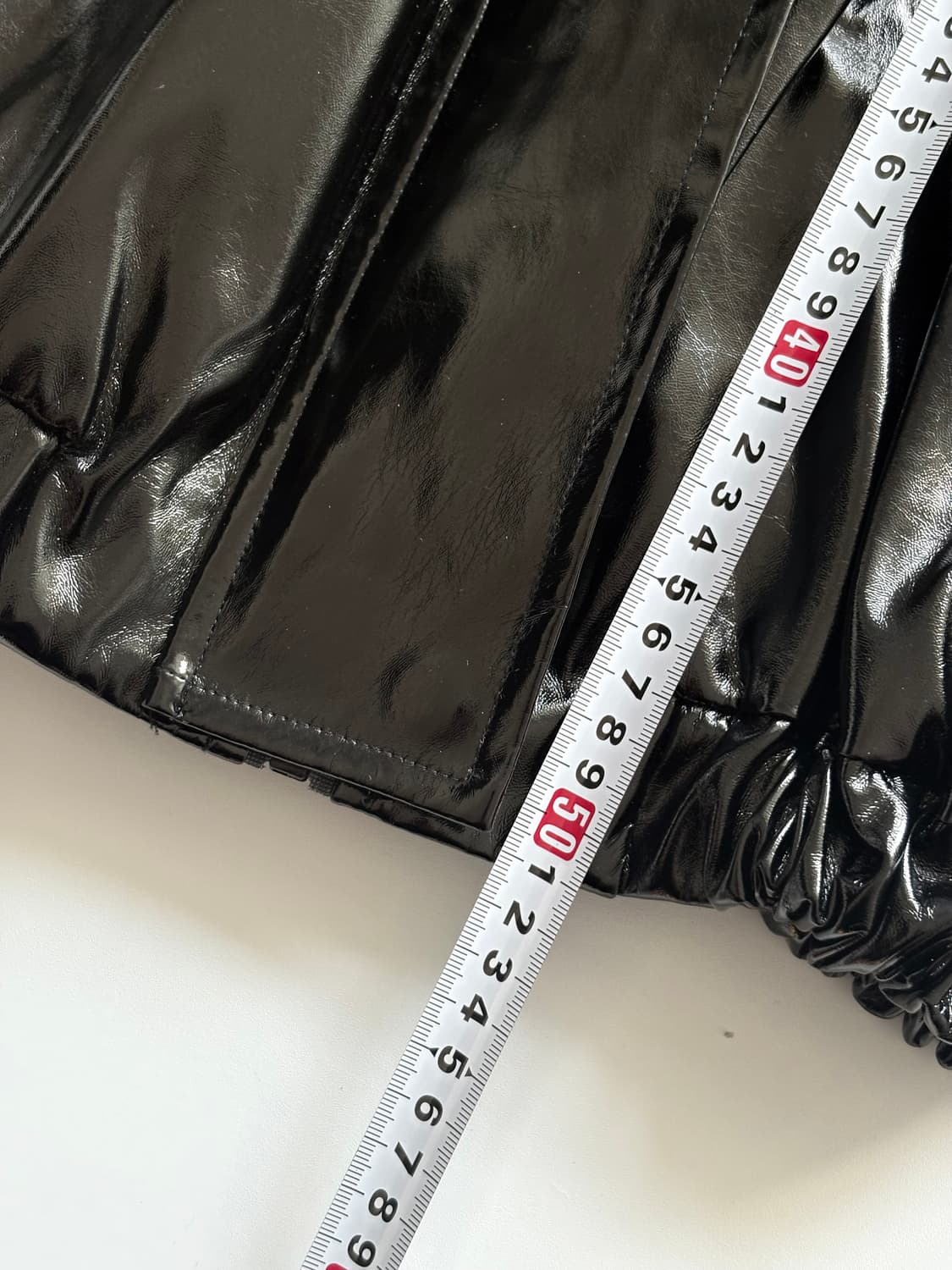 플레이스 스튜디오 크롭 유광 에나멜 자켓 상품이미지7