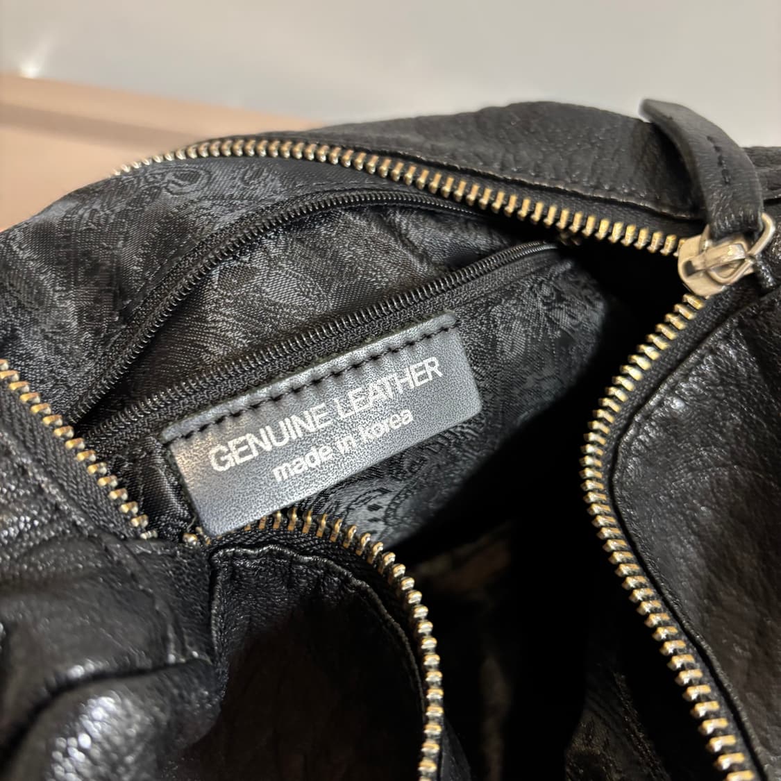 GENUINE LEATHER 블랙 가죽 숄더백 상품이미지8