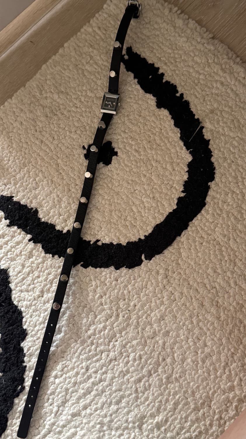 구찌 꿀벌 가죽 시계 상품이미지4