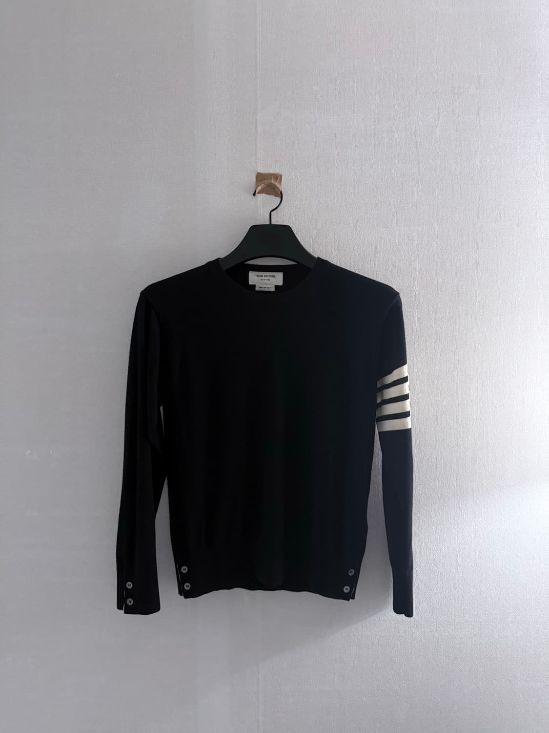 [최저가] 톰브라운 메리노울 4바 니트 1 상품이미지1