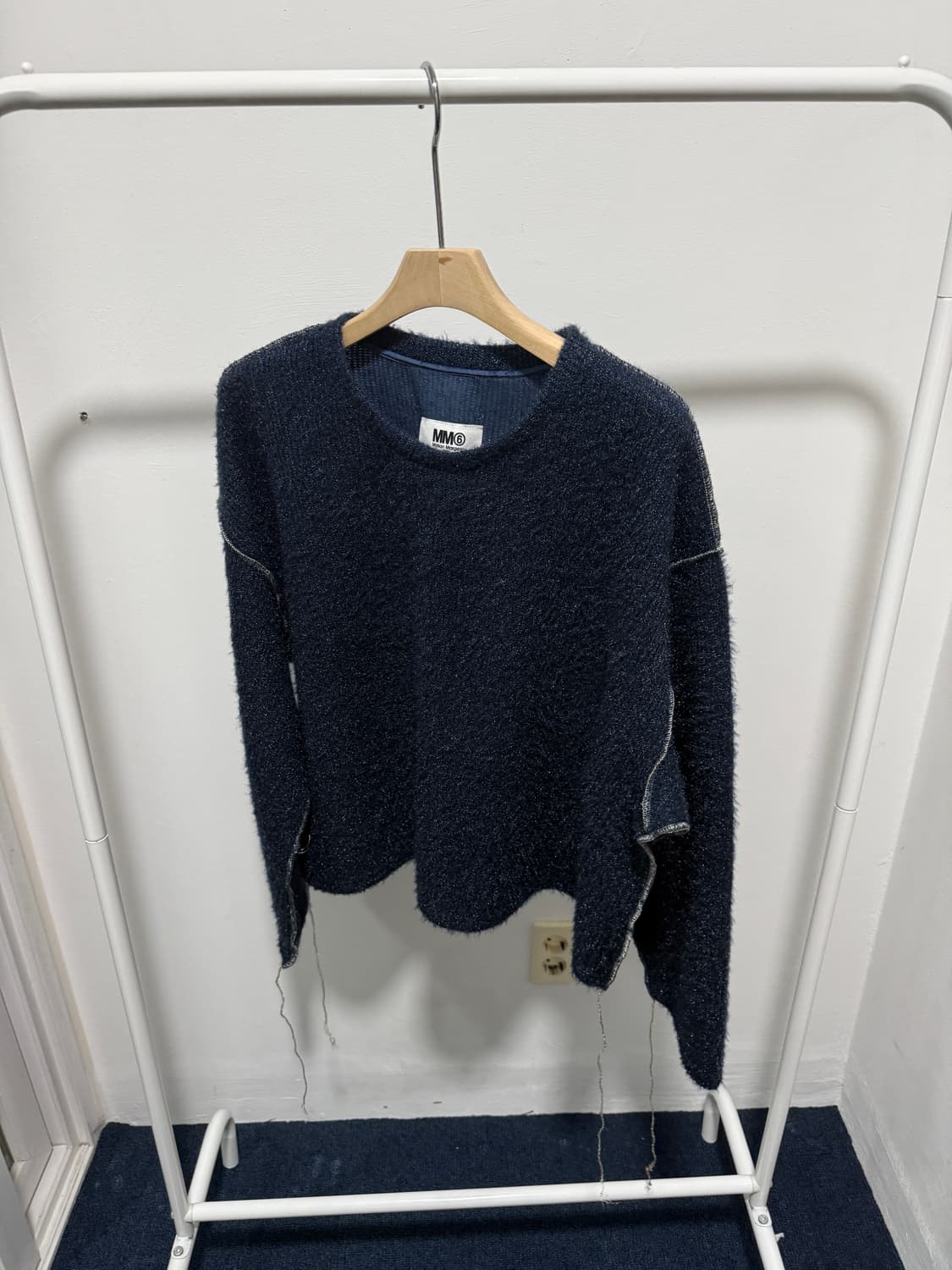 [M] mm6 margiela 오버록 스티치 크롭 니트 상품이미지1