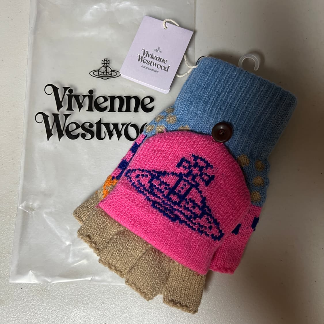 비비안웨스트우드 캐시미어 포켓 오픈핑거 장갑 상품이미지1