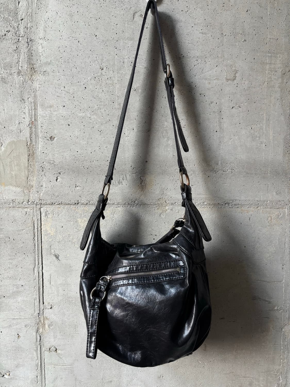 Guess lace up guyru style leather bag 상품이미지4