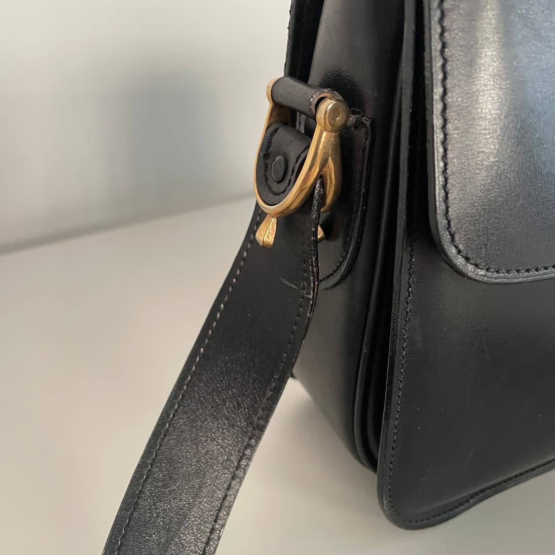 셀린느 블랙 레더 마차백 숄더백 상품이미지5