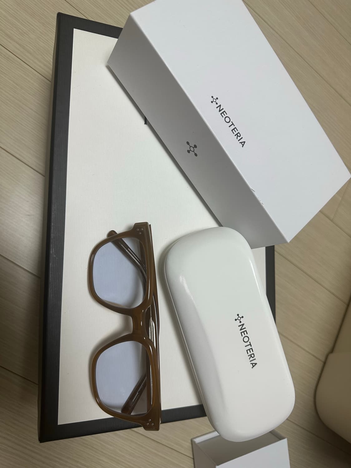 네오테리아 선글라스 상품이미지1