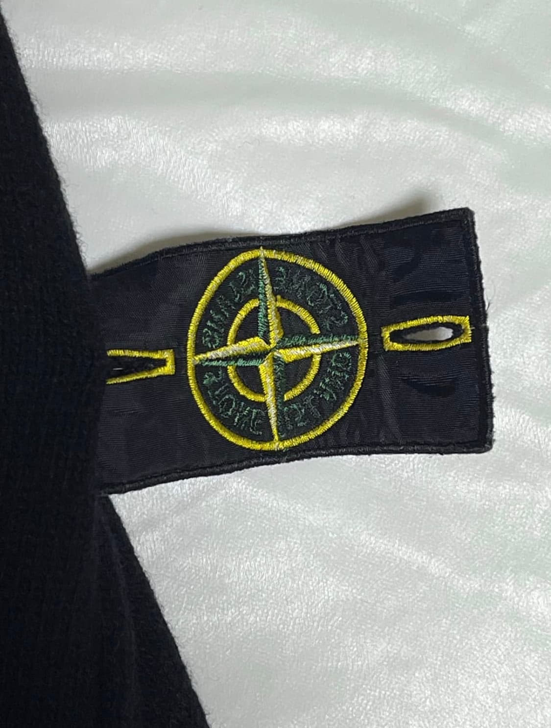 스톤아일랜드 버튼 하프 지퍼 스웨터 상품이미지4