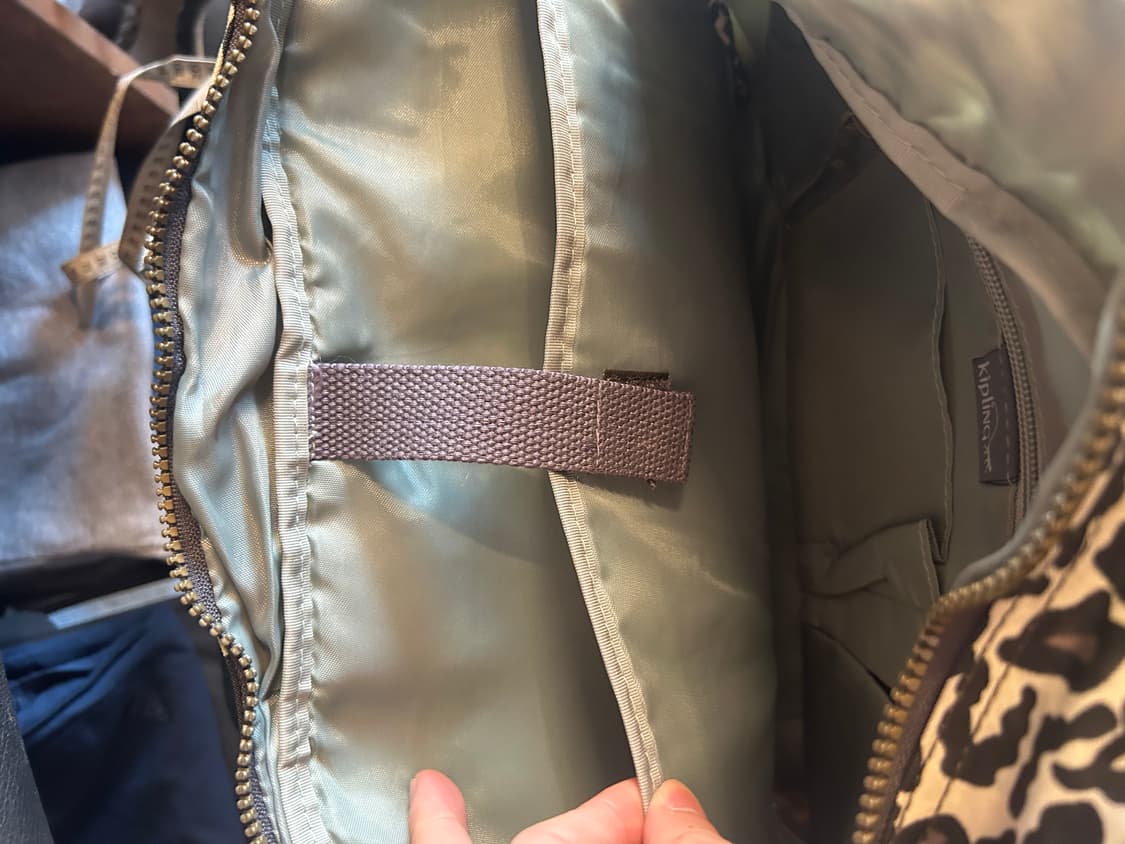 키플링 레오파드패턴 크로스백 상품이미지7