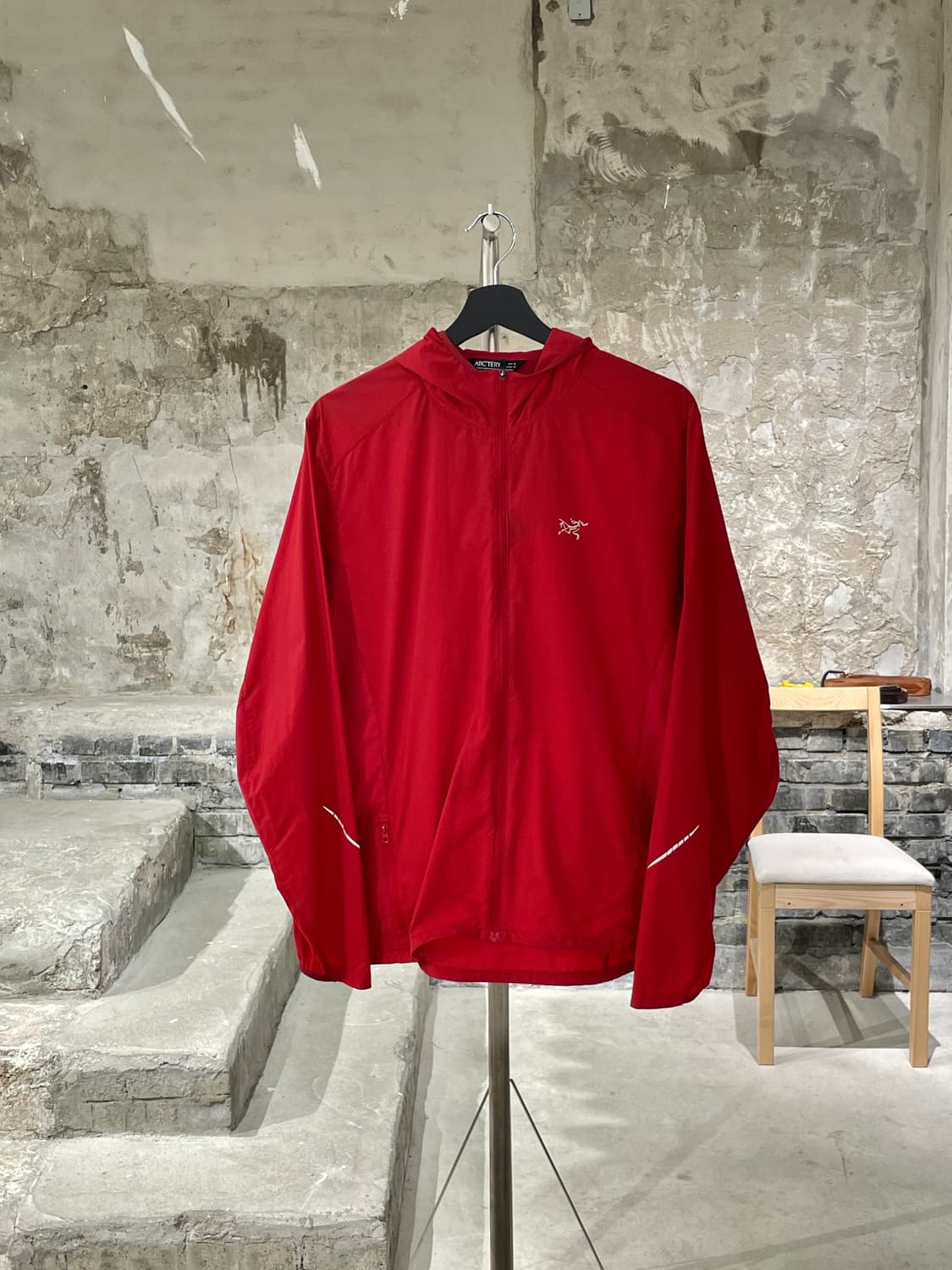 아크테릭스 맨즈 레드 인센도 후디 자켓 상품이미지1
