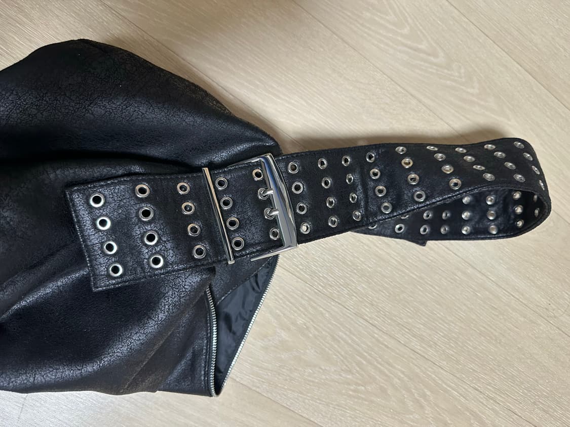 Weekday 크랙레더 숄더백 상품이미지5