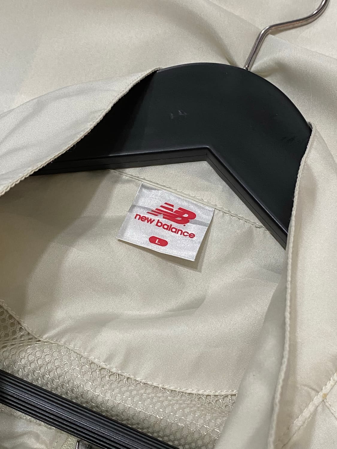 Newbalance 셔링 라인디테일 바람막이 상품이미지6