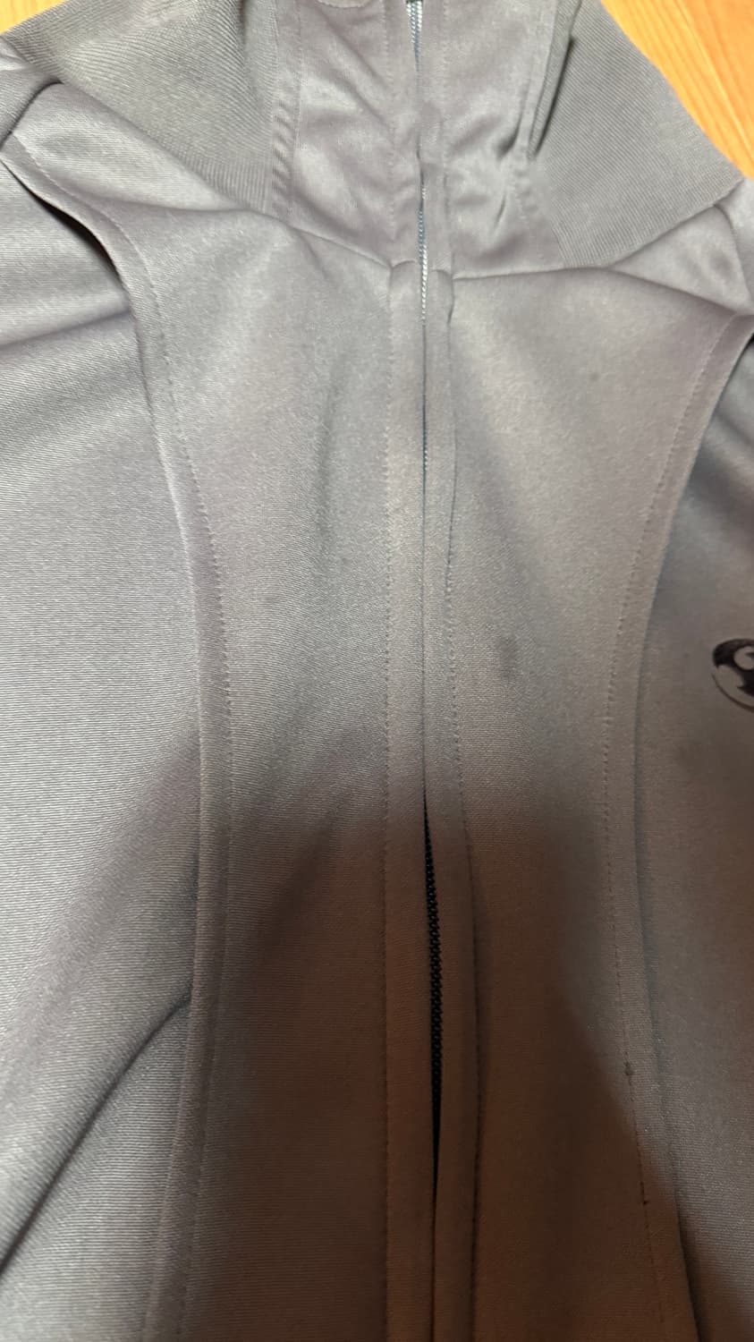 산산기어 22fw 트랙자켓 브라운 3사이즈 판매합니다.  상품이미지3