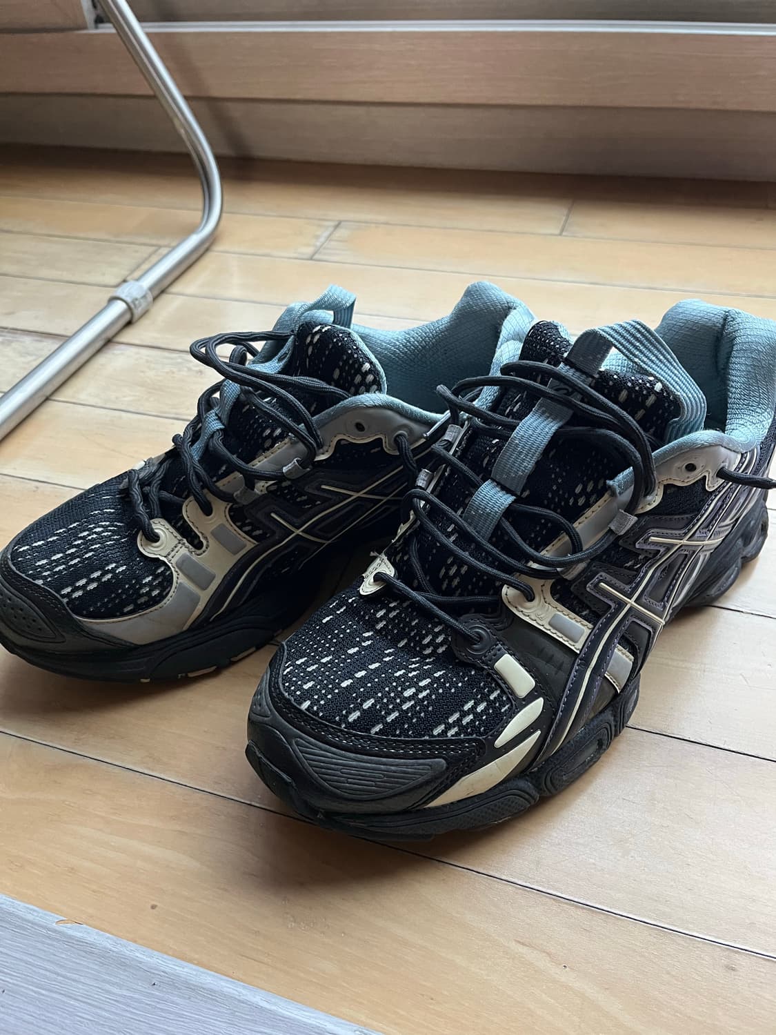 아식스 젤님버스9 블랙 건메탈 280 상품이미지2