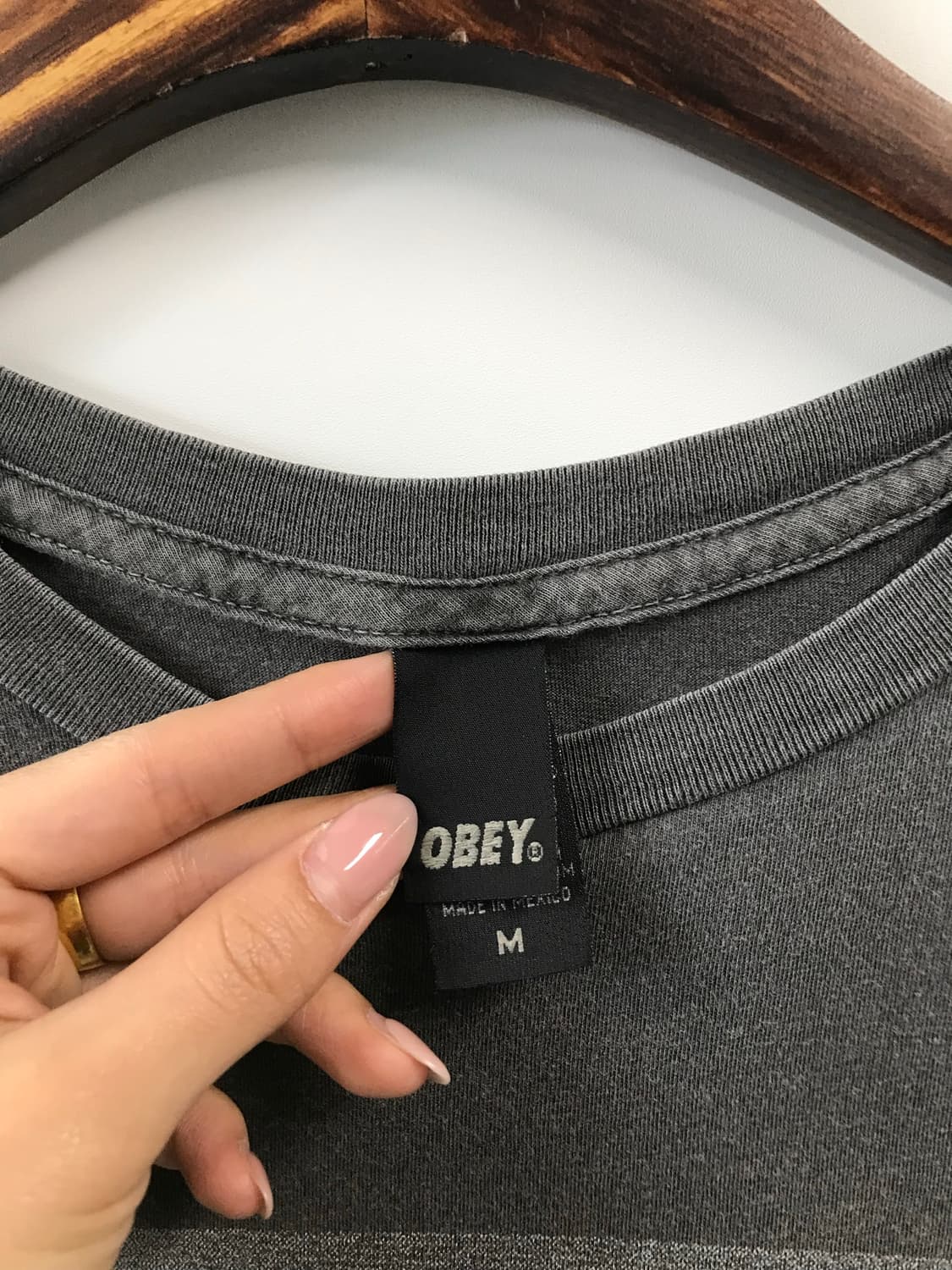 오베이 프린팅 차콜 반팔 티셔츠 상품이미지5