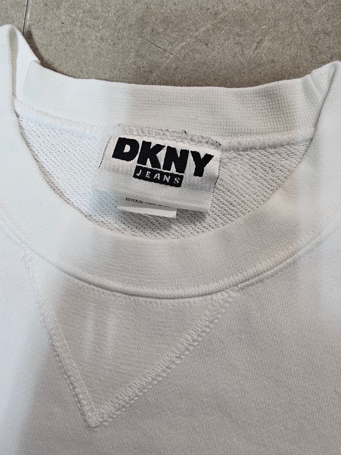 DKNY 화이트 맨투맨 100 상품이미지2