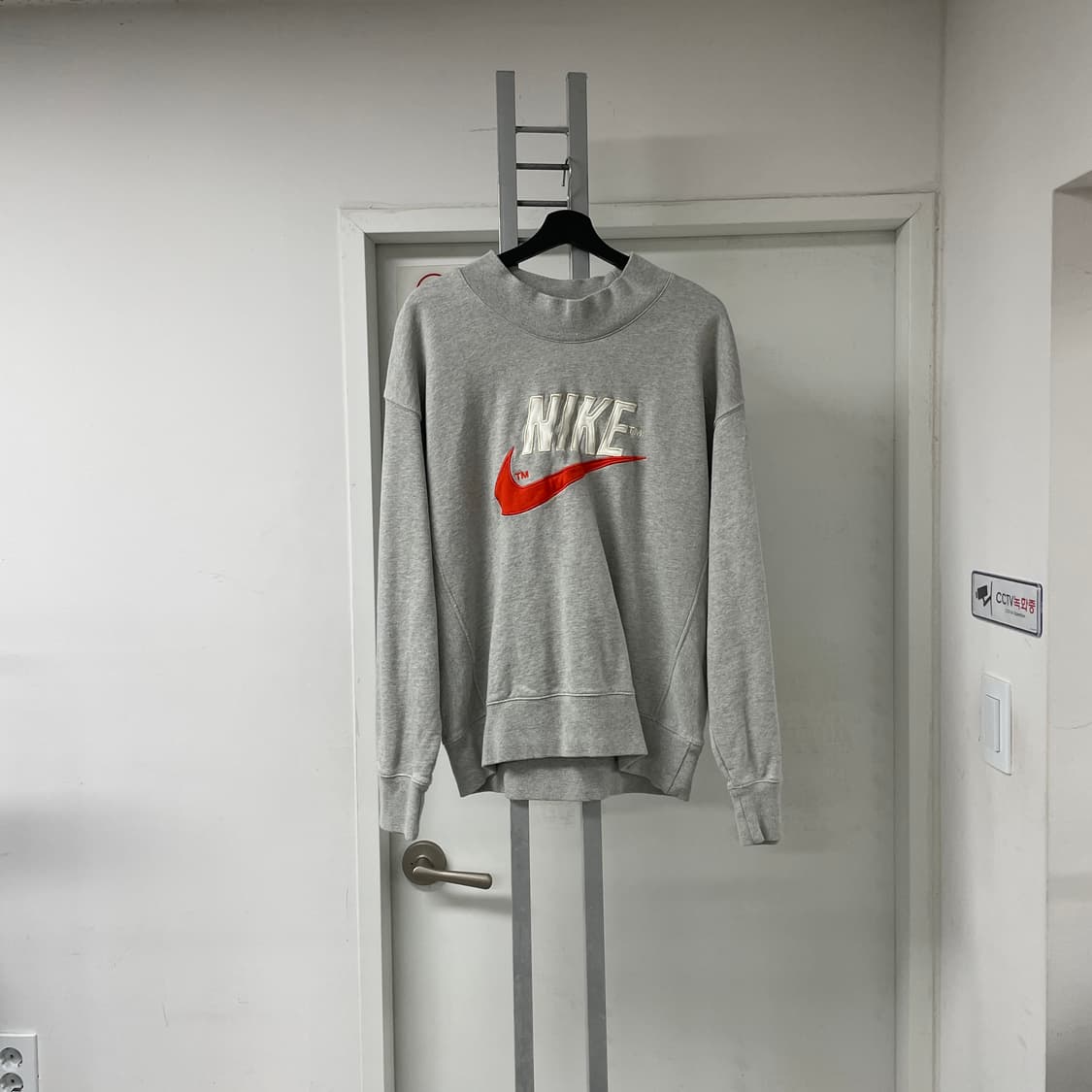 나이키 빅로고 맨투맨 L 상품이미지1