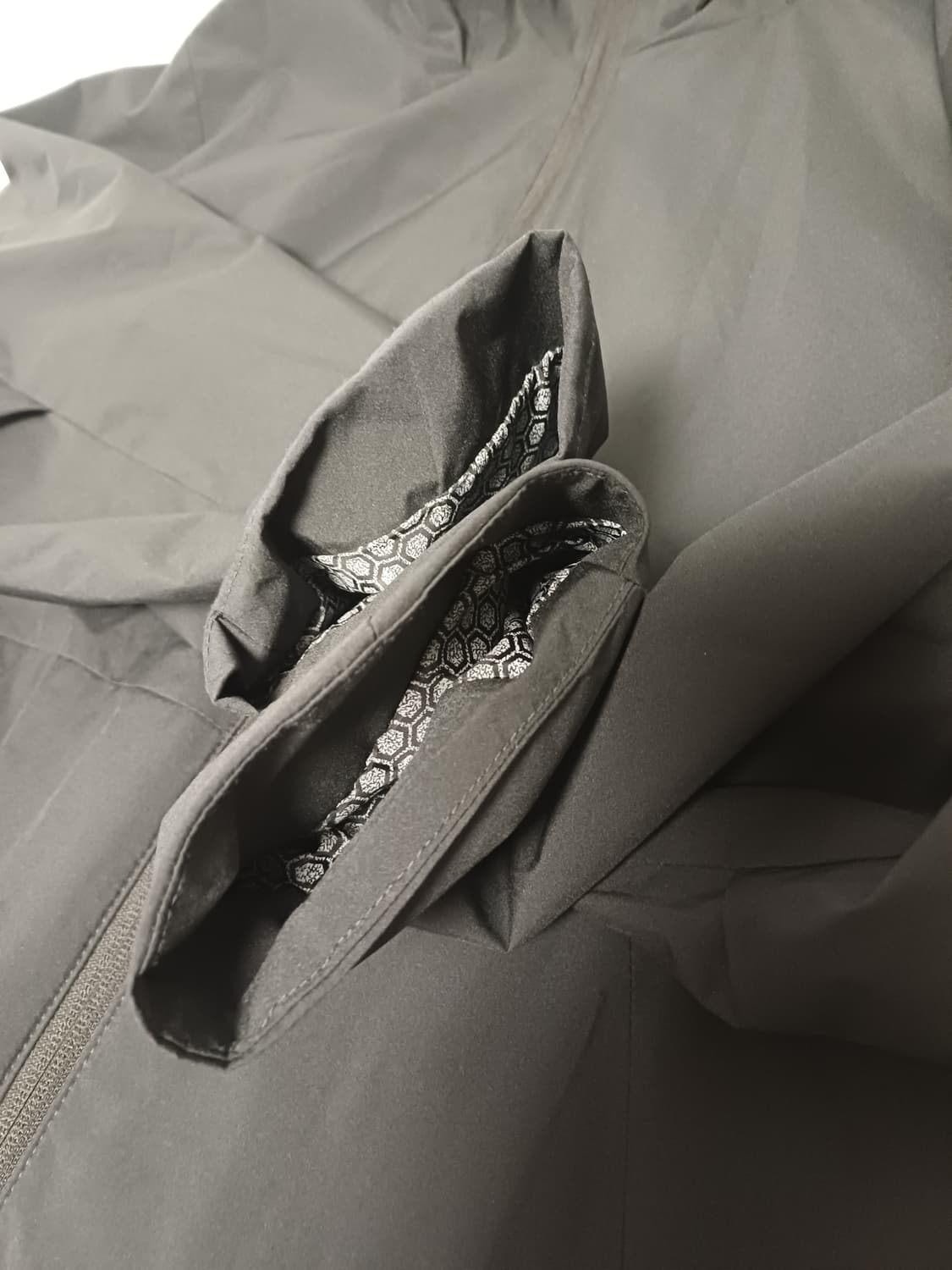 (거의새것) 험멜 라이프스타일 테크웨어 롱 자켓 (105사이즈) 상품이미지6