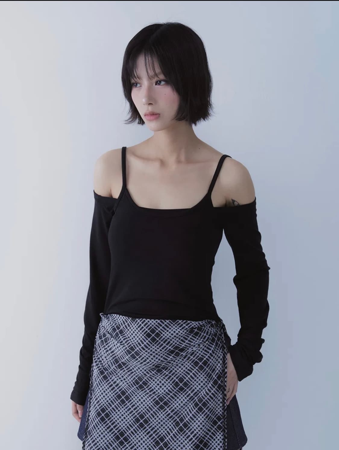 쎄쎄쎄 TRANSFORM LAYERED TEE (BLACK) 상품이미지1