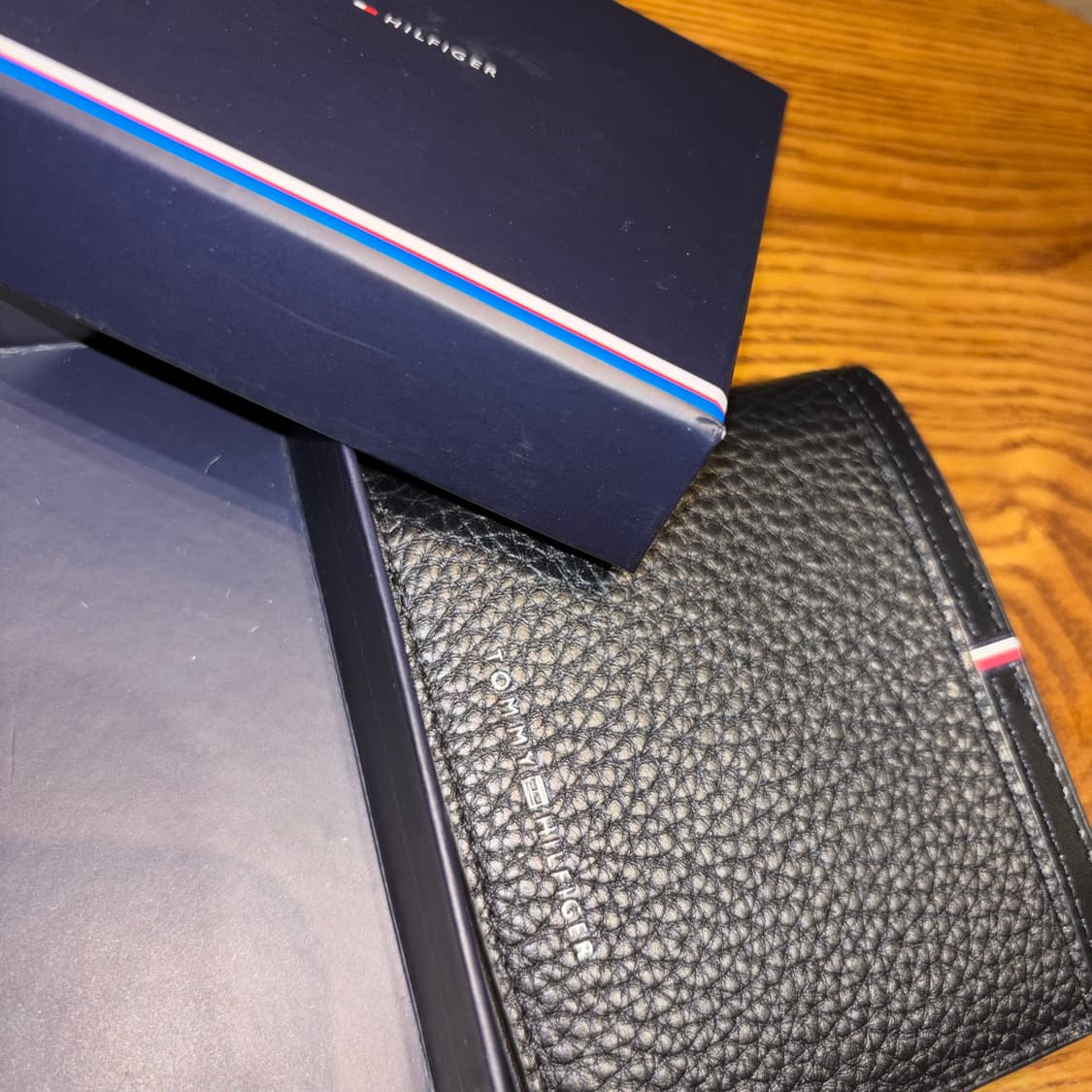 타미힐피거 반지갑 상품이미지1