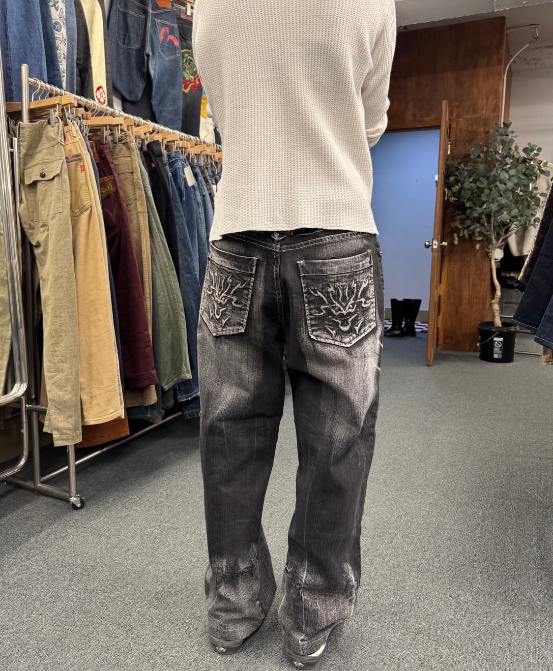 4L)Candid Keven 빈티지 포켓 드래곤 자수 흑청 힙합팬츠 상품이미지1