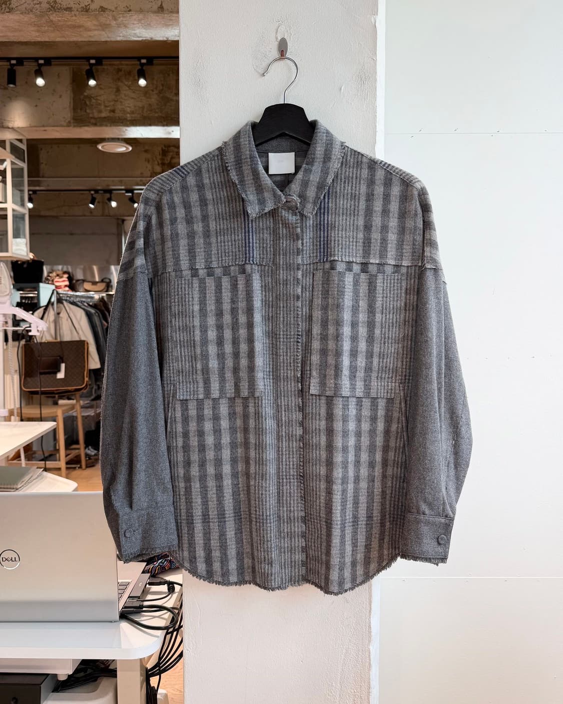 구호 그레이 스트라이프 울 셔츠  상품이미지2