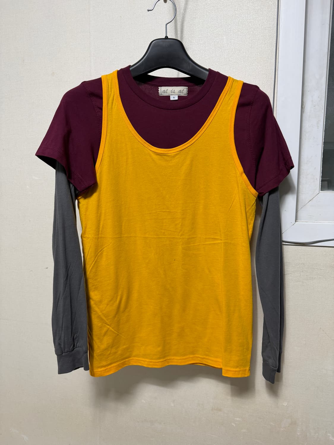 at is at 트리플 레이어드 티셔츠 (마룬, 옐로우) 상품이미지4
