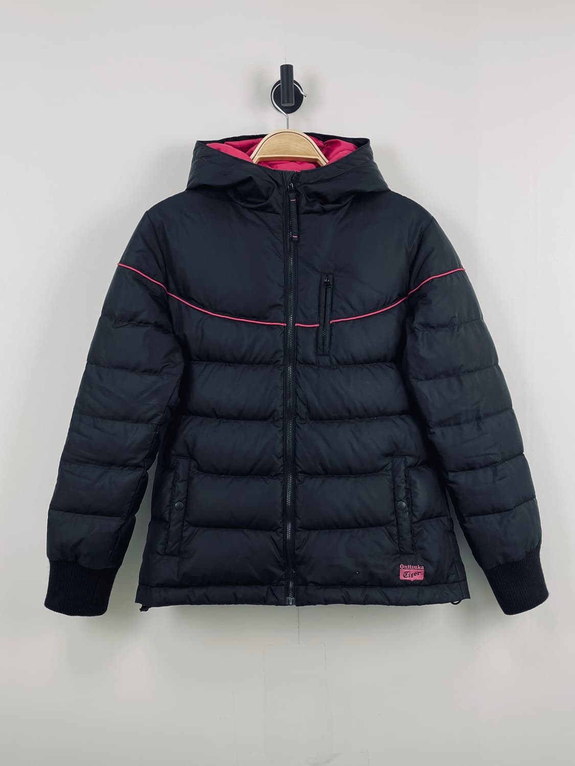 오니츠카 타이거[Onitsuka Tiger] 핑크 배색 후드 다운 패딩 상품이미지1