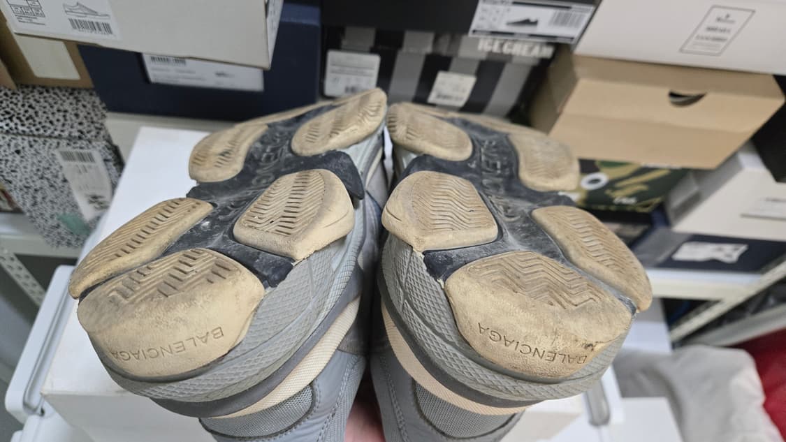 발렌시아가 트리플S 그레이 OG 43사이즈(280) 상품이미지7