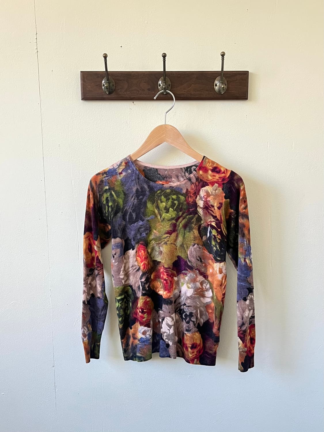 Gess 캐시미어 로즈 스웨터 상품이미지1