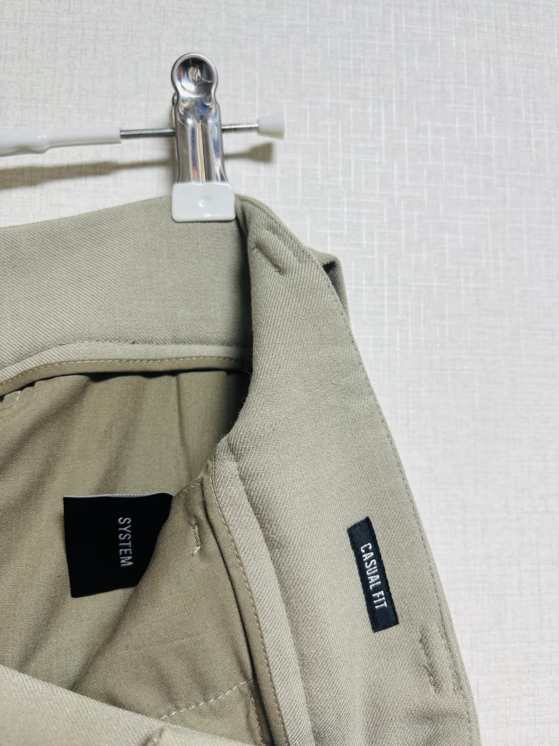 22년도 SYSTEM 캐주얼 핏 투턱 하프 슬랙스 상품이미지3