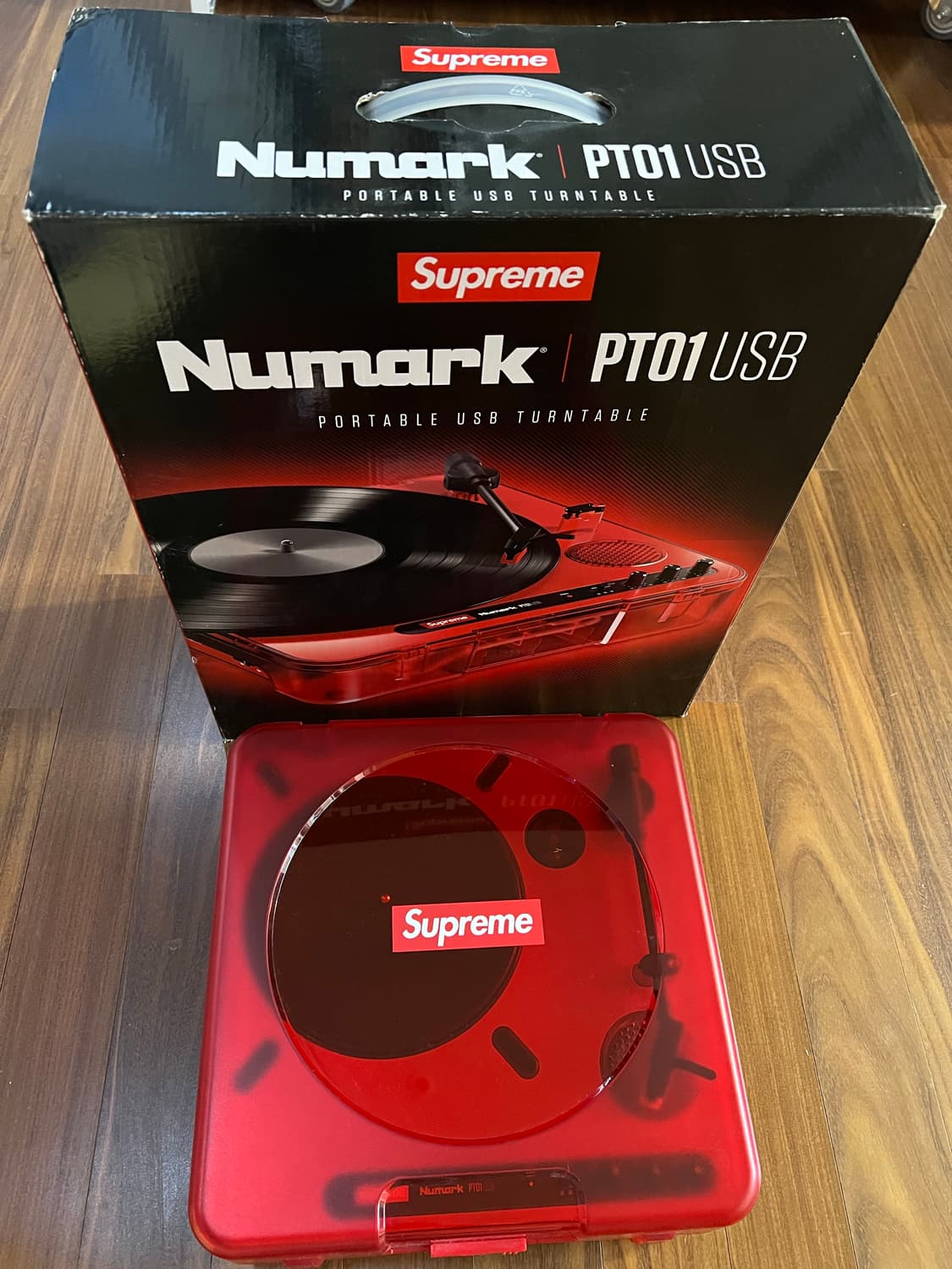 슈프림 Numark PT01USB 턴테이블 레드 상품이미지1