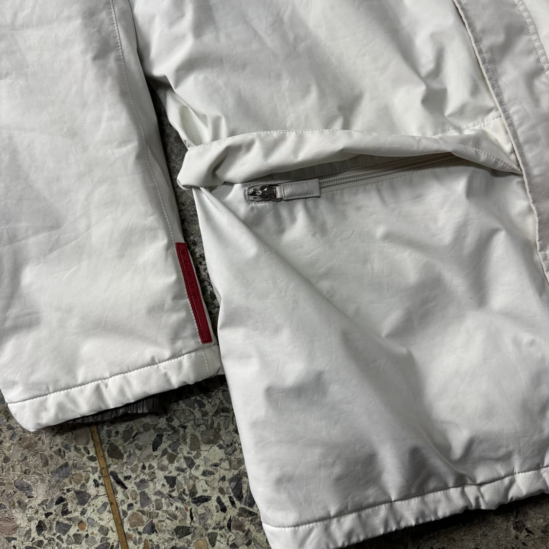 [L~XL] Prada Sport SGV7A 고어텍스 자켓 상품이미지8