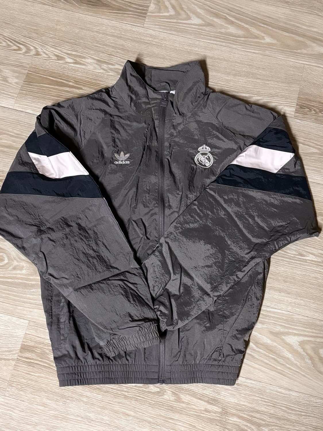 아디다스 레알마드리드 트렉탑 바람막이 L 상품이미지1