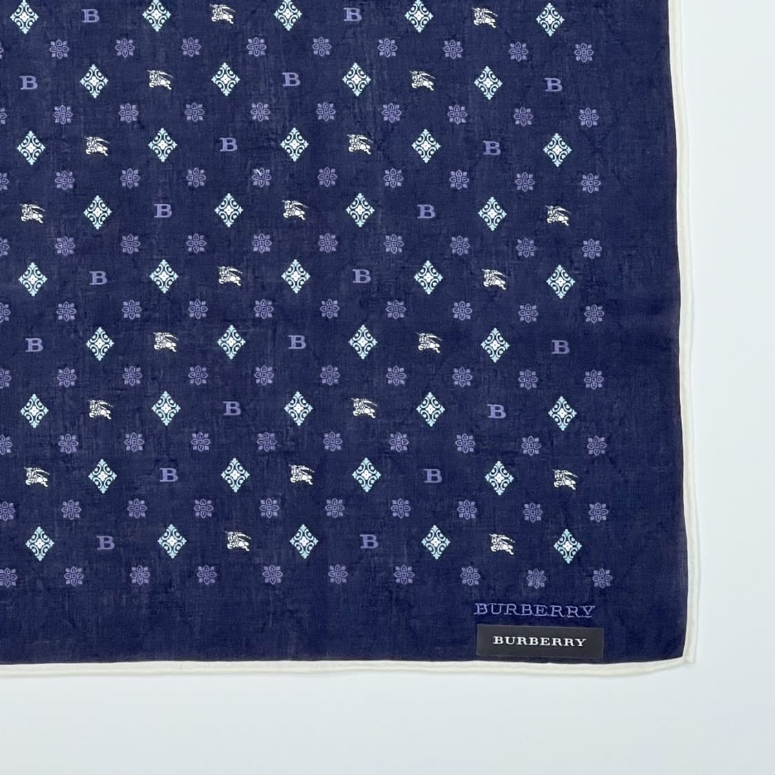 (새상품) burberry/ 버버리 쁘띠스카프 손수건 상품이미지4