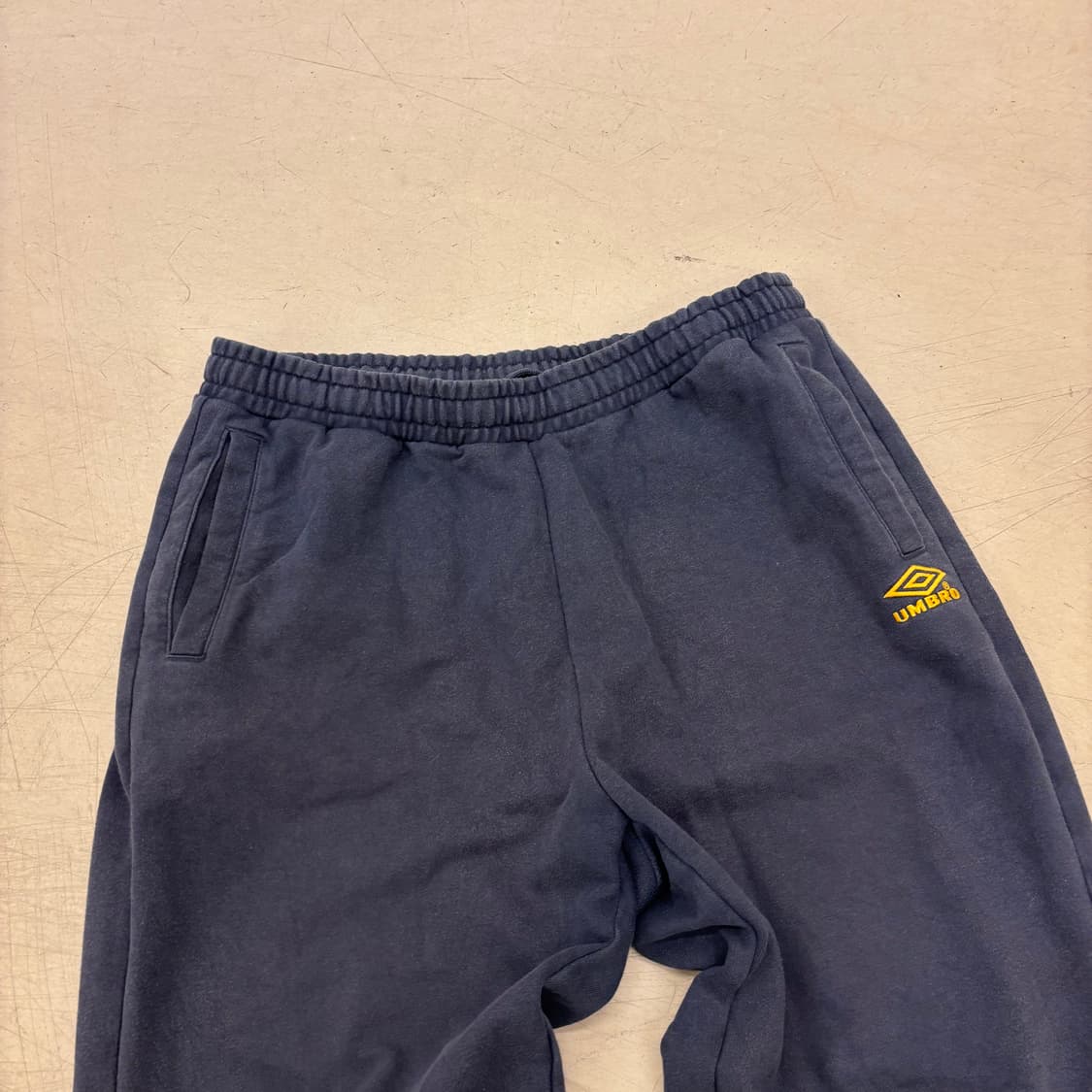 엄브로 네이비 트랙 조거 팬츠 상품이미지2