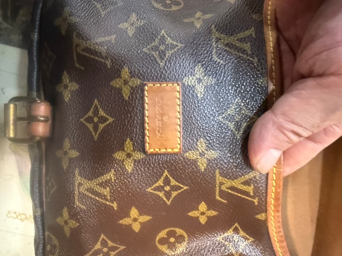 정품 루이비통 소뮈르 크로스백 팝니다 상품이미지6