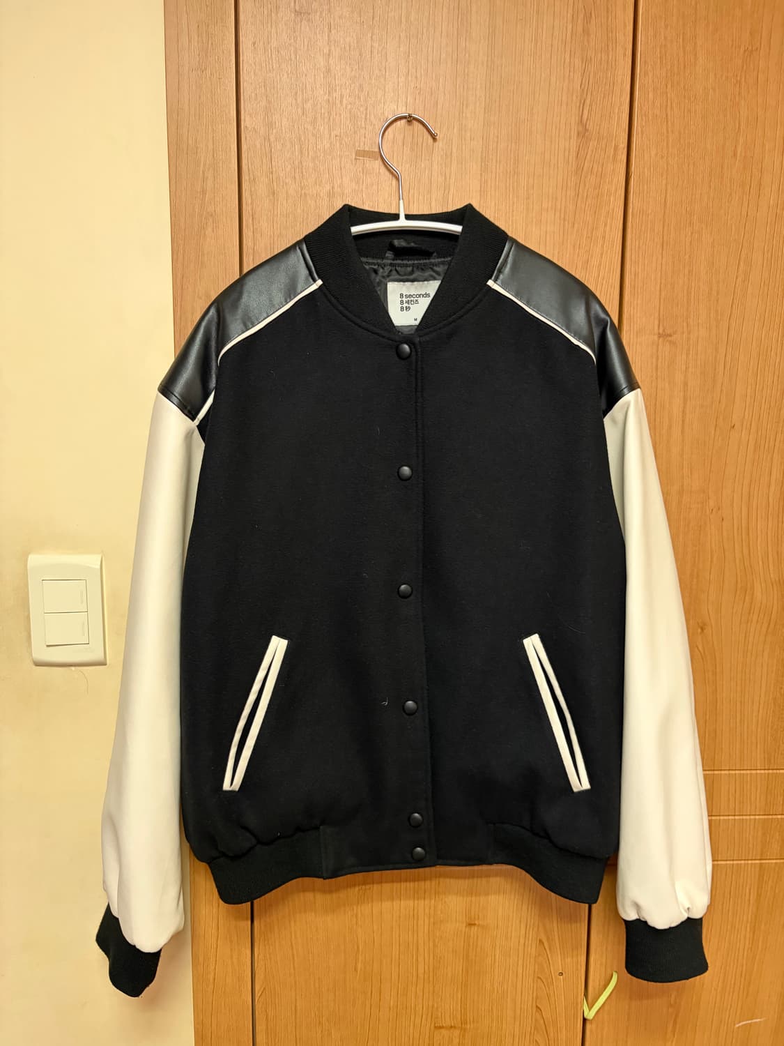 에잇세컨즈 바시티 자켓 m 상품이미지1