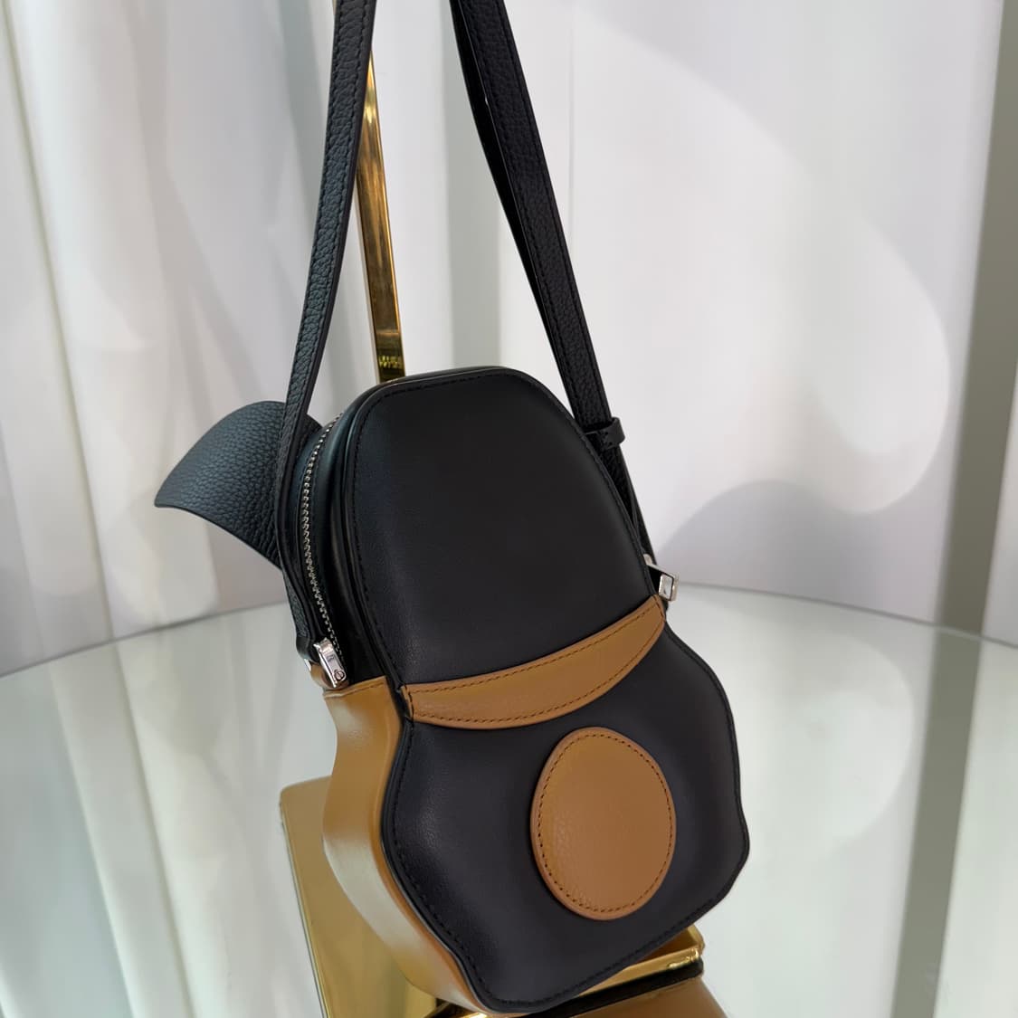 [정품] 디올 Bobby 지퍼 미니 백 상품이미지5