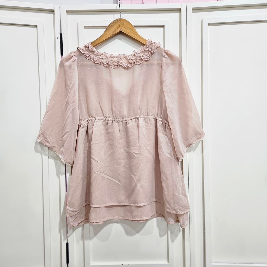 0327 연핑크 프릴 레이스 리본 블라우스 상품이미지5