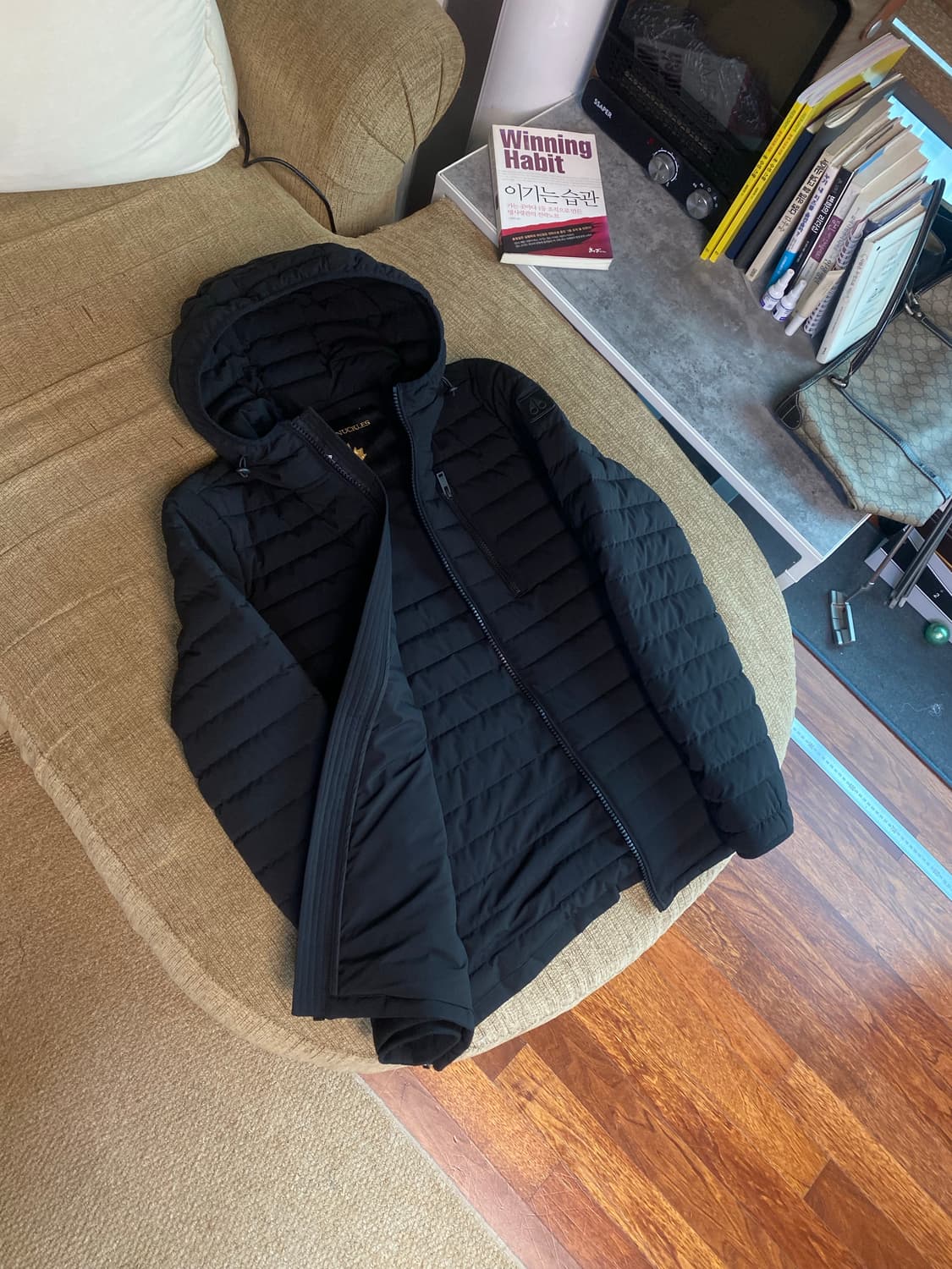 무스너클 풀크레스트 다운 후드 경량패딩 ㅡ95사이즈 상품이미지5
