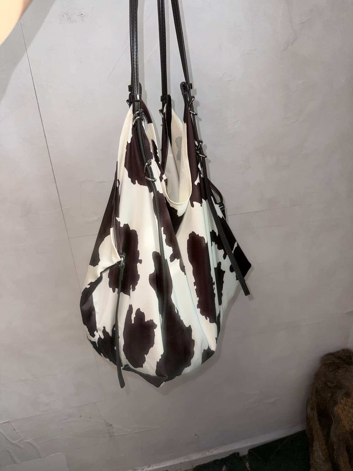 Ivory brown satin cow pattern 숄더백 상품이미지3