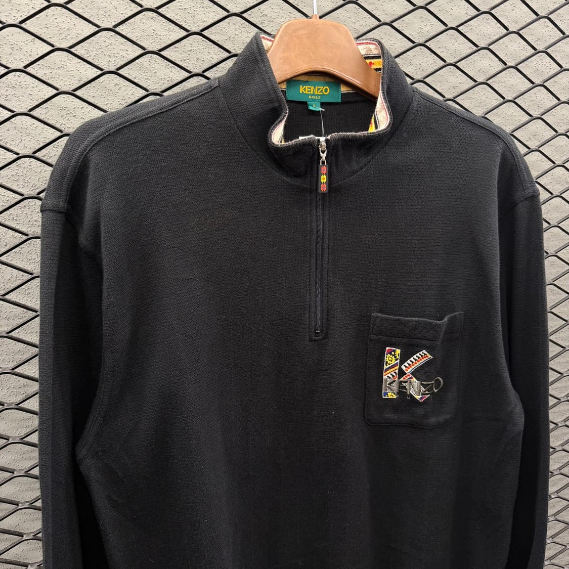 겐조 반집업 니트 포켓 컬러풀 넥카라 자수로고 디테일 블랙 상품이미지4