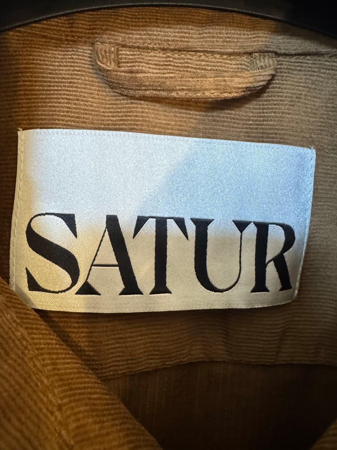 (새상품)세터 SATUR 투포켓 셔츠 브라운 M 상품이미지4