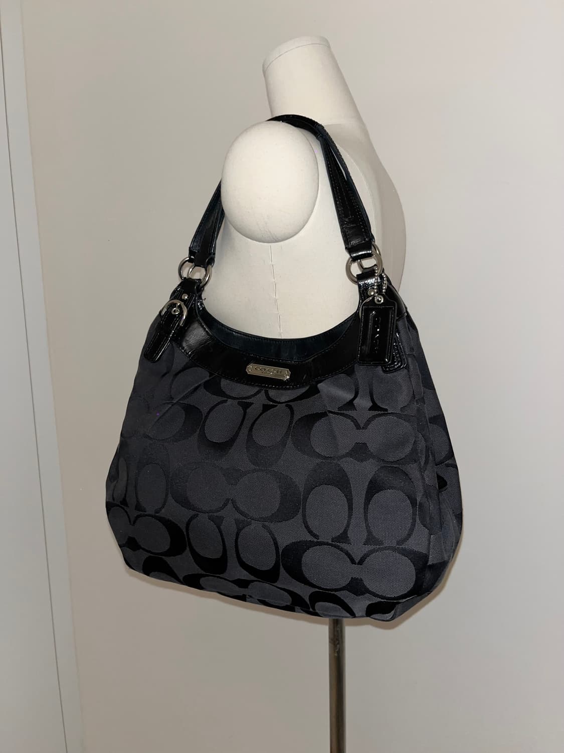 📦Coach black basic shoulder bag 상품이미지2