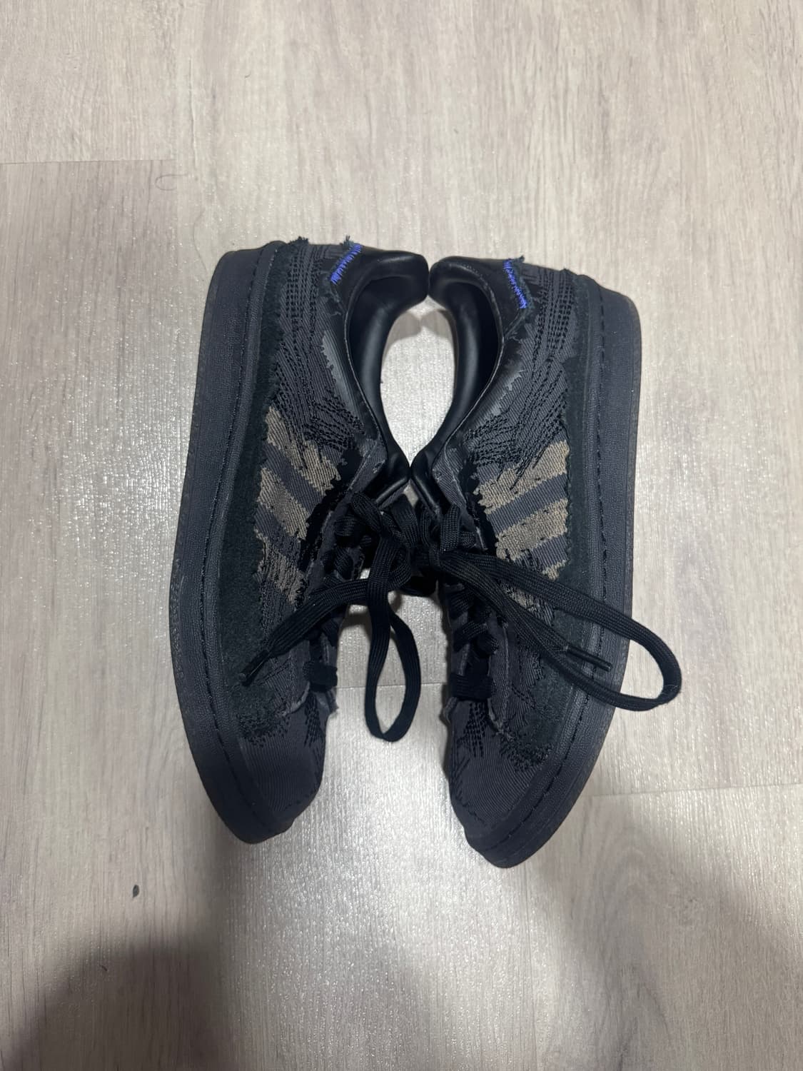 아디다스 x 유스 오브 파리 캠퍼스 80s 코어 블랙 상품이미지4