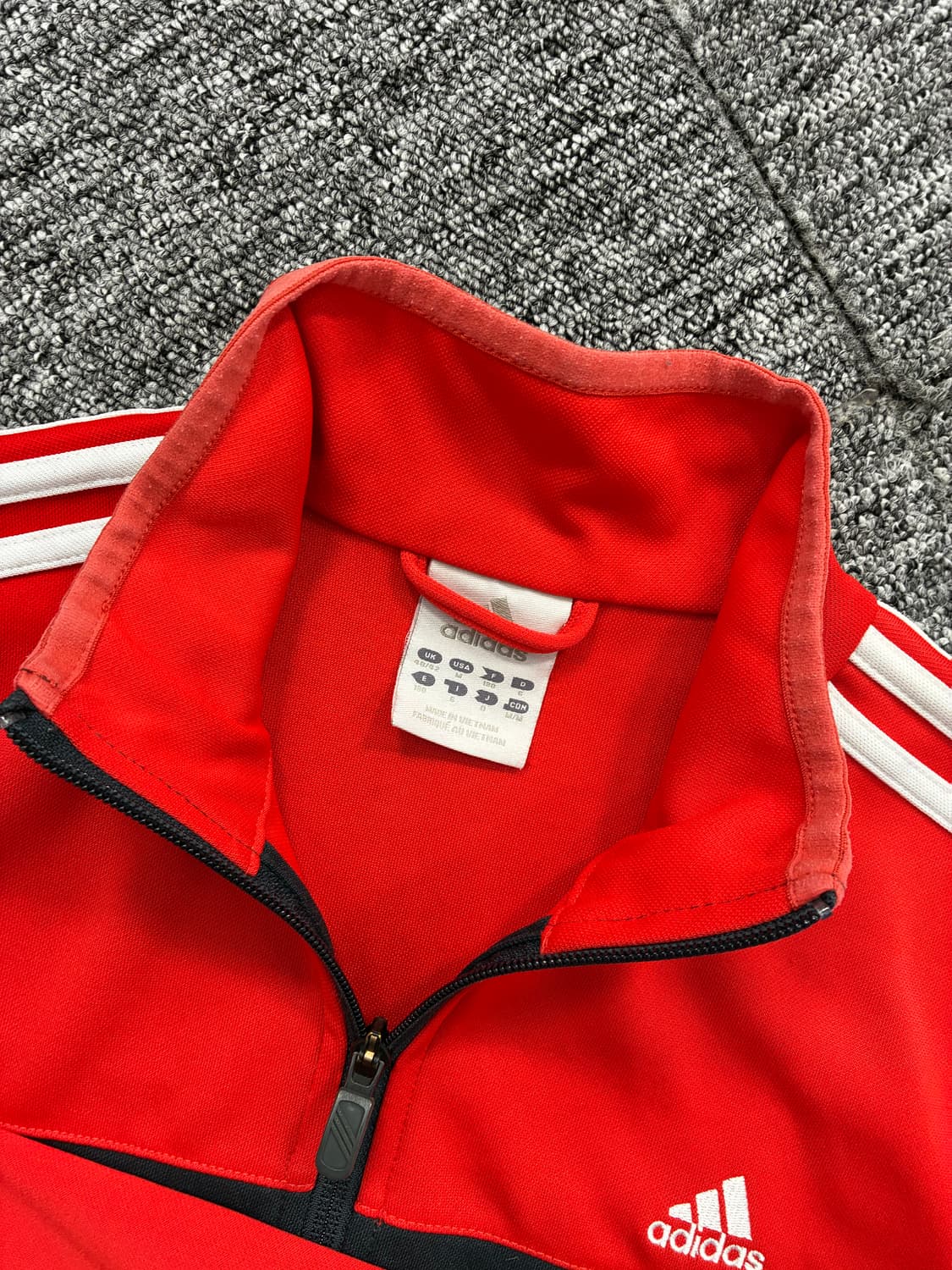 아디다스 레드 차콜 트랙탑 져지 M 상품이미지5