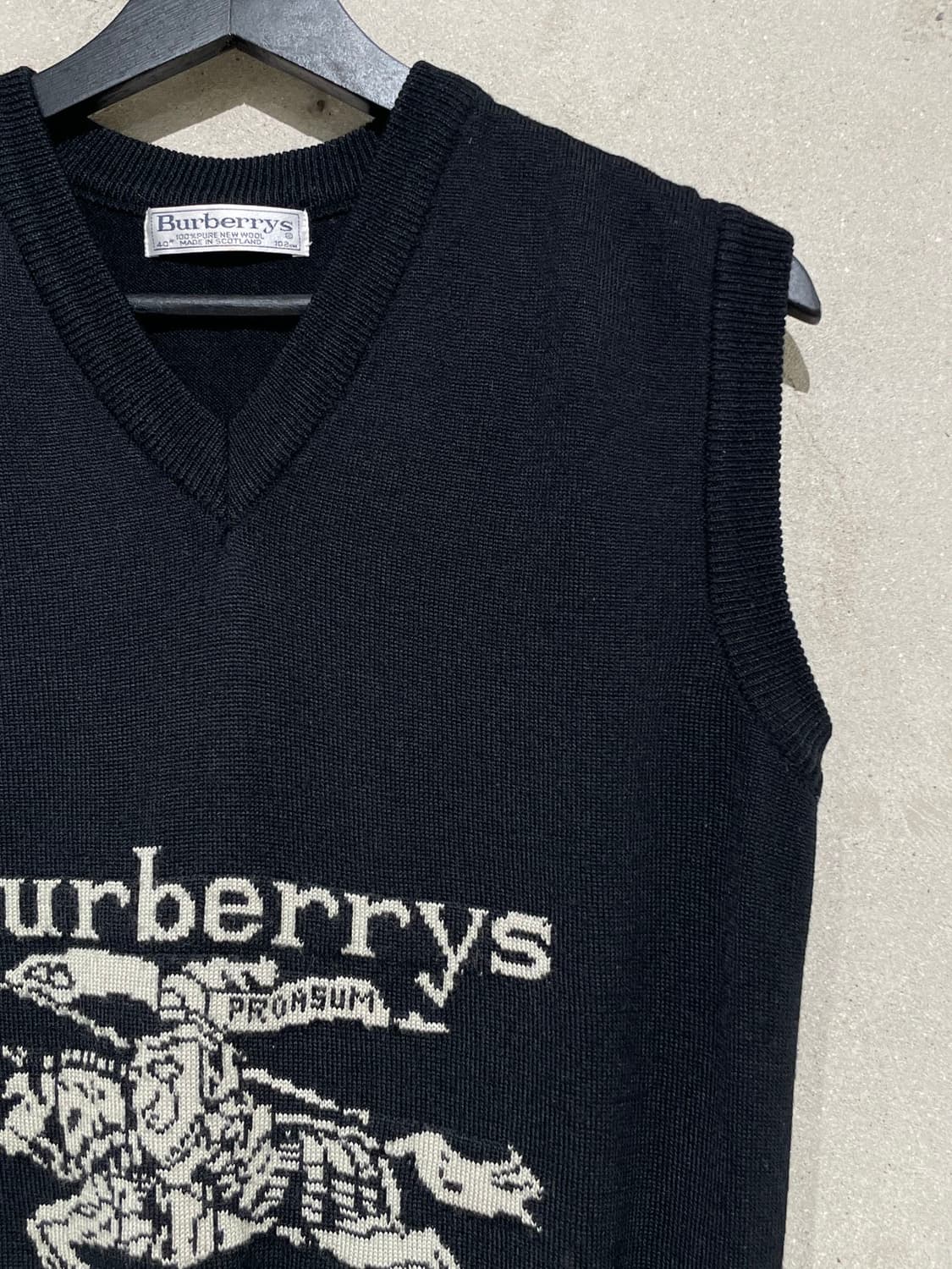 버버리 블랙 스코틀랜드 V넥 니트 베스트 상품이미지3