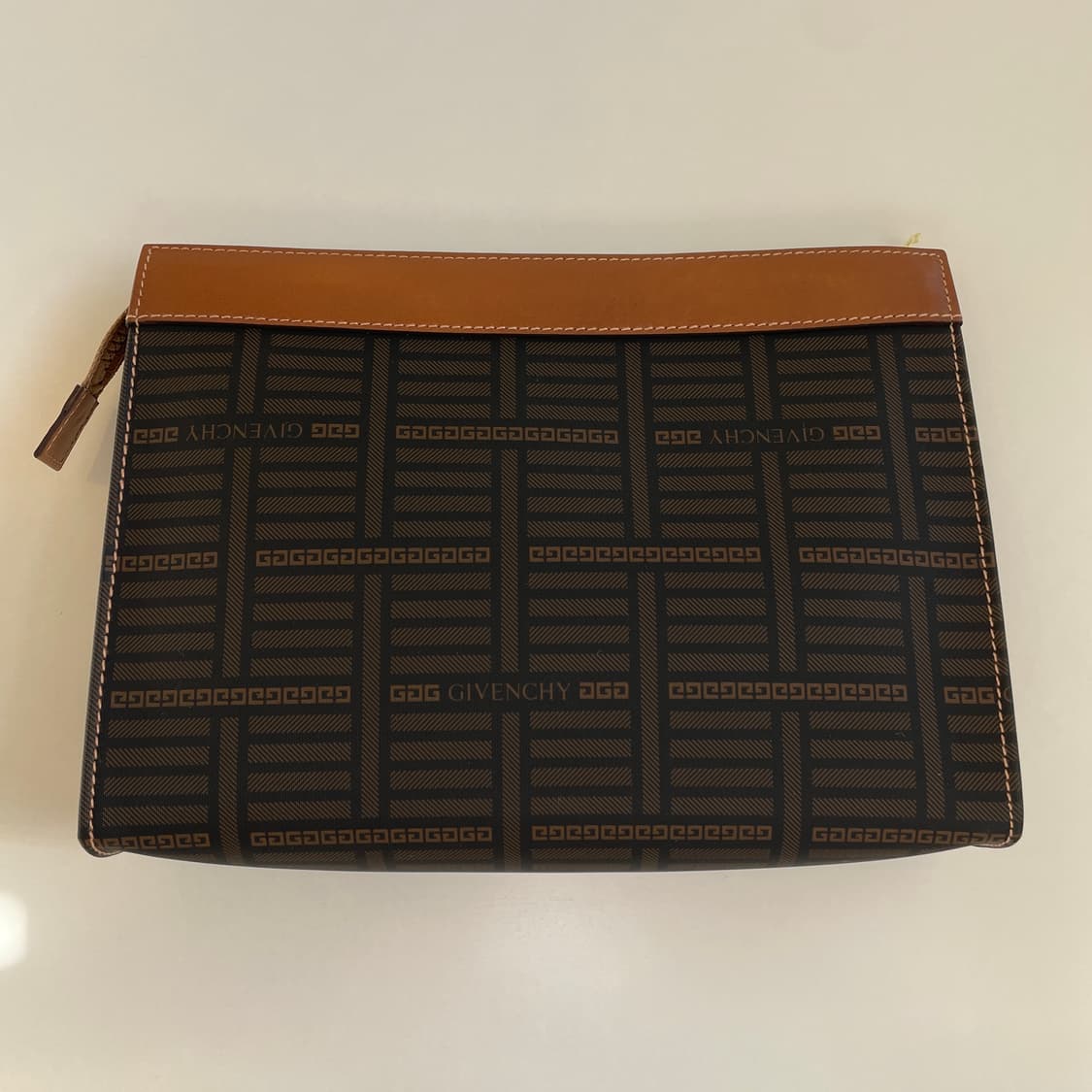 지방시 클러치백 새상품 상품이미지1