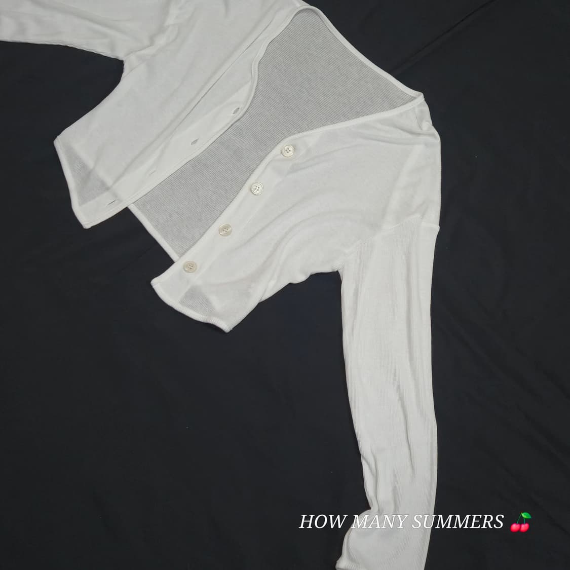 ​Y2K 하이틴 룩 슬림핏 골지 크롭 가디건 화이트 숏 브이넥 상품이미지4