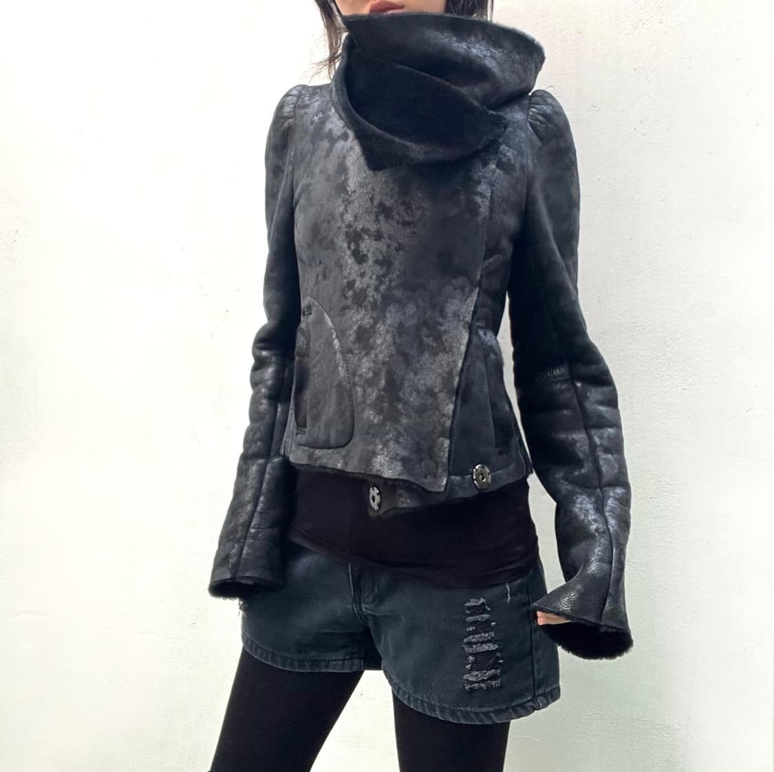 Asymmetric 하이넥 드레이핑 무스탕 상품이미지8