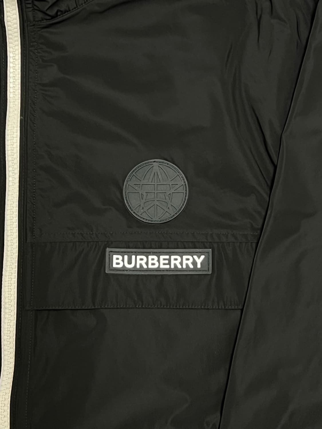 (정품)버버리 패치로고 블랙 바람막이M 상품이미지2